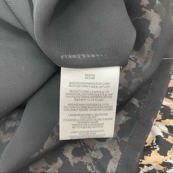 BCBGENERATION Dress Cutout Spotted Short Sleeve Animal Print Mini Pockets SZ 8 - Picture 11 of 13